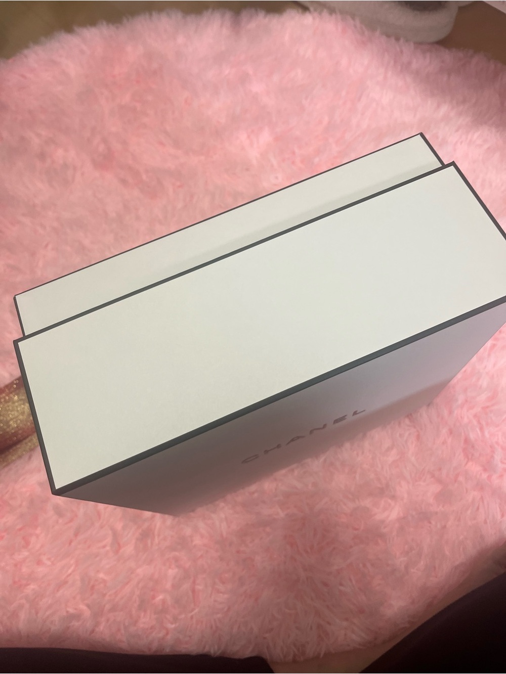 BRAND NEW CHANEL White Box with Holiday Red and Gold Logo Ribbon - Picture 8 of 9